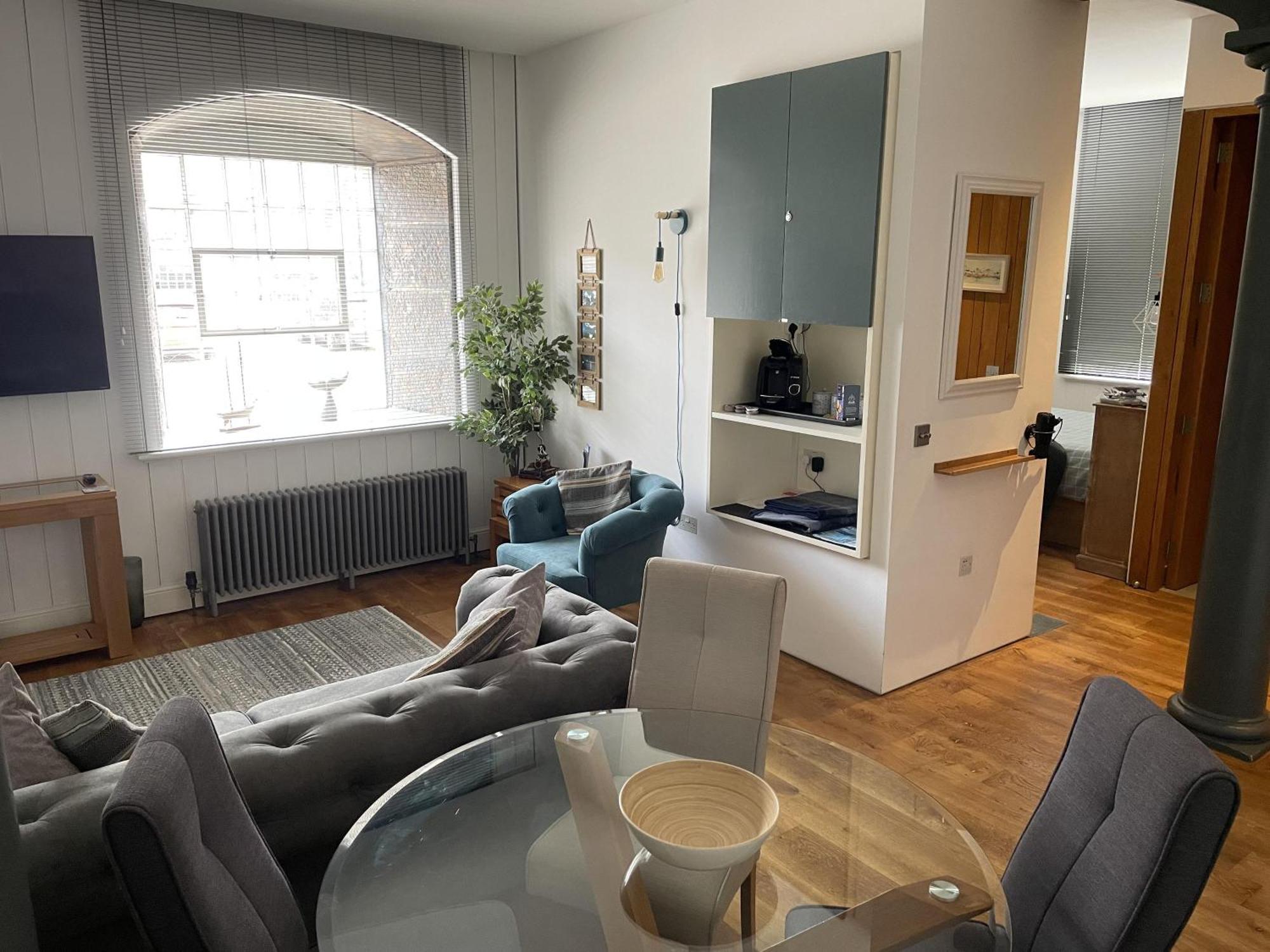Cozy Coastal Apartment Plymouth Exterior photo
