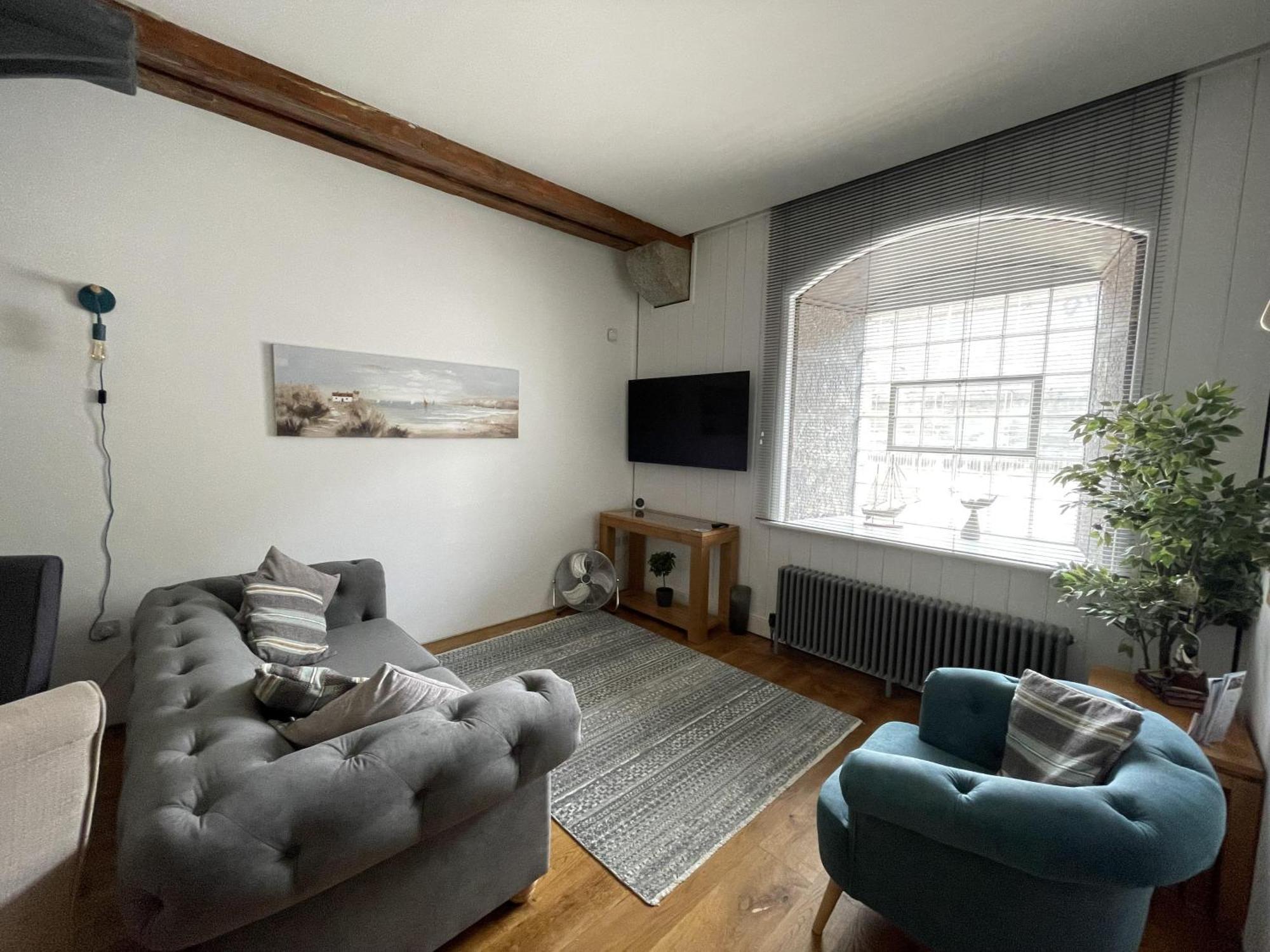 Cozy Coastal Apartment Plymouth Exterior photo